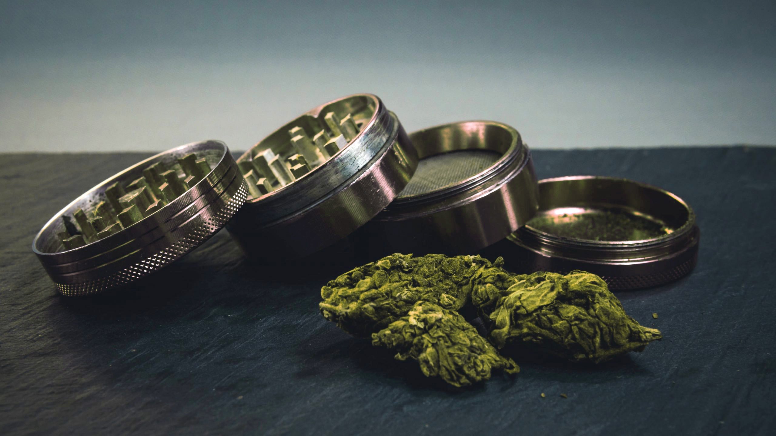 Grinder per Cannabis - Scelta Vasta in Vari Materiali